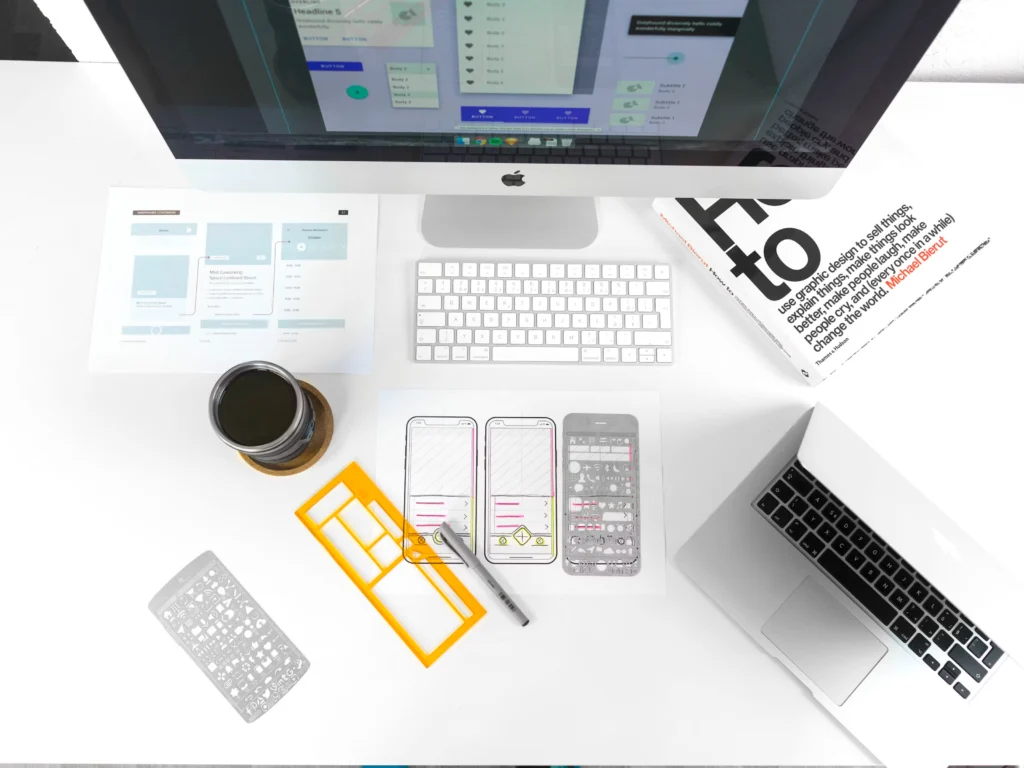 aerial-photograph-of-a-ux-designers-desk-article