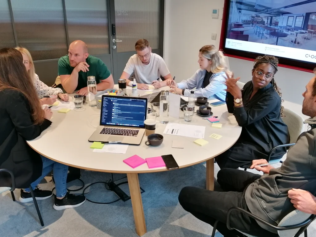 lion-and-mason-team-members-in-a-ux-workshop-article-1x